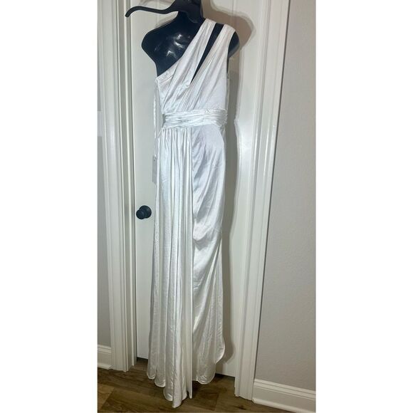 Mac Duggal NWT Authentic $398 One Shoulder Cutout White Charmeuse Dress size 4 s - Picture 13 of 14